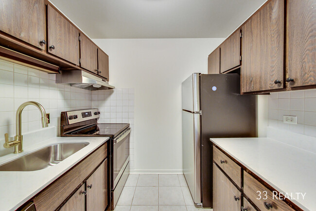 Oak Lawn / The Vine Apartments / 1 Bed / P... - Oak Lawn / The Vine Apartments / 1 Bed / P... Unit 111