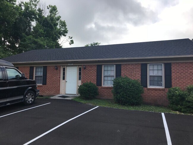 Lower level two bedroom apartment. Water/t... - Lower level two bedroom apartment. Water/t...