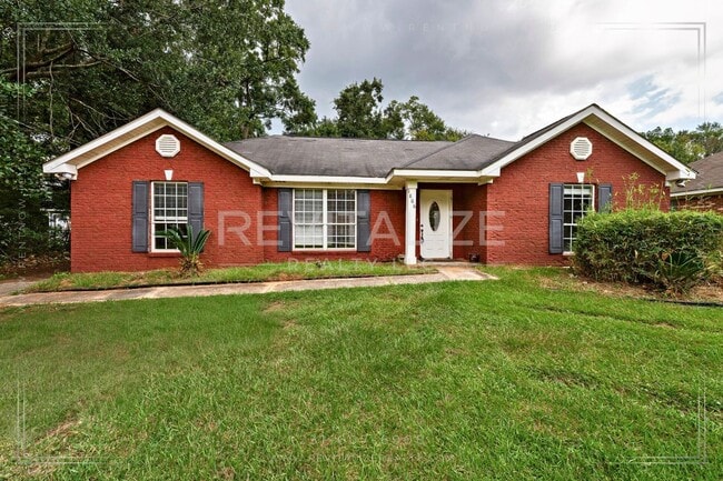 Building Photo - Newly Renovated Brick Home!