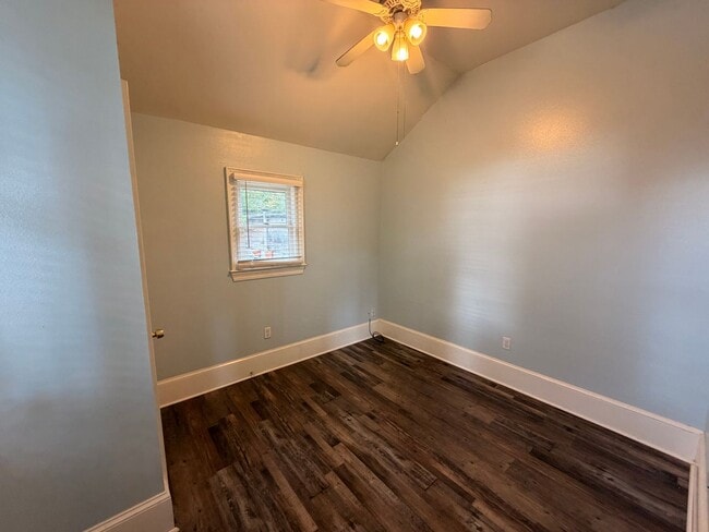 Photo - 503-505Third Unit 505