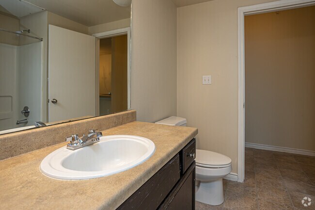 4BR, 2BA - 1,304SF