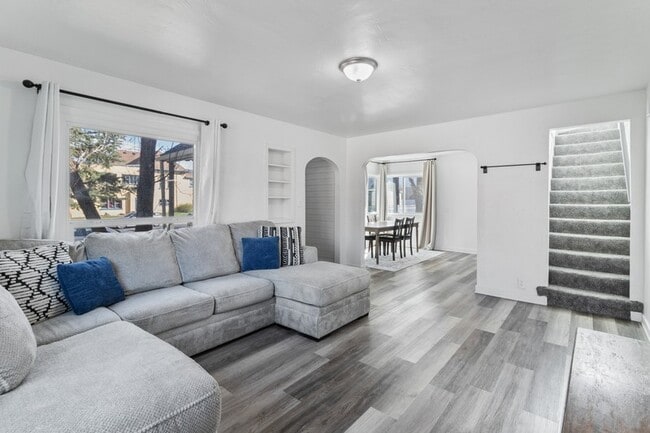 Building Photo - 129 W 100 S