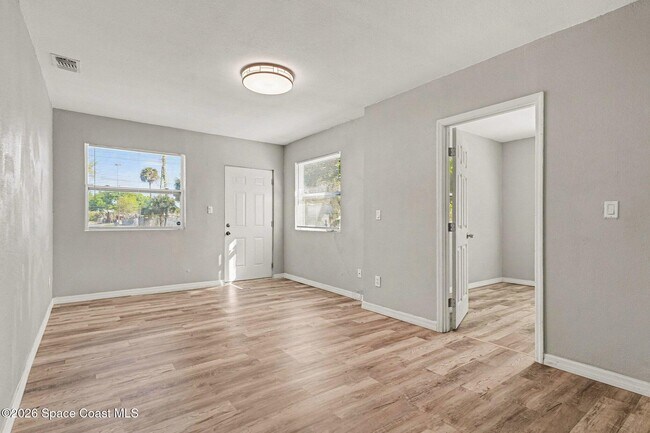 Photo - 701 Tropic St