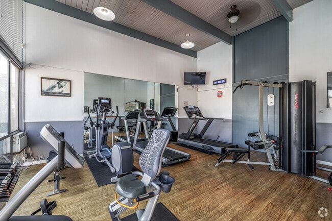 Gimnasio - Summerwood Park Apartments