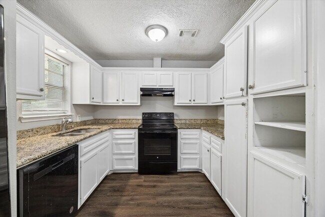 Photo - 21197 Live Oak St