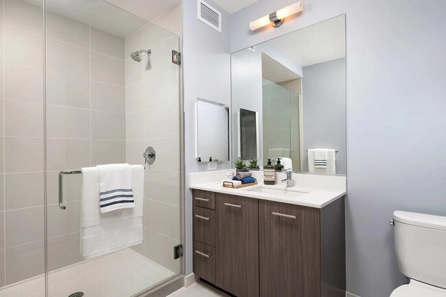 Photo - 41 W Randolph St