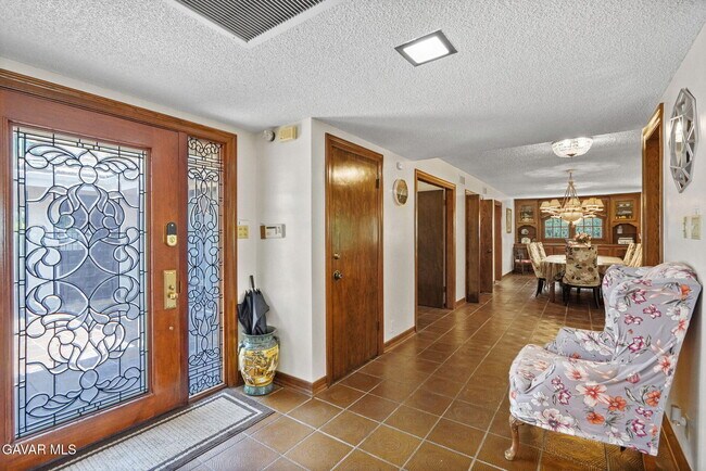 10307 Donna Ave