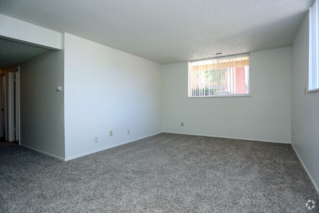 2BR, 1BA