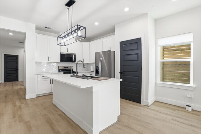 Photo - 712 Delano St Unit A