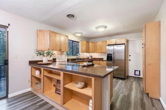 Photo - 358 Alpine Dr