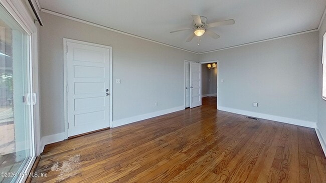 Photo - 1436 Le Baron Ave