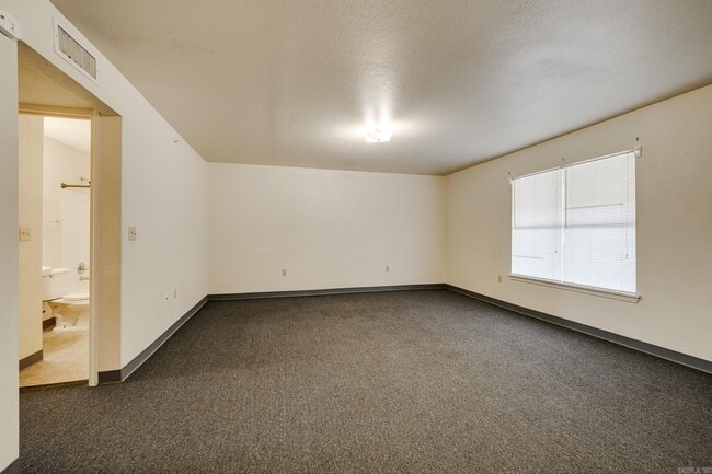 Photo - 300 W Harding St Unidad 105