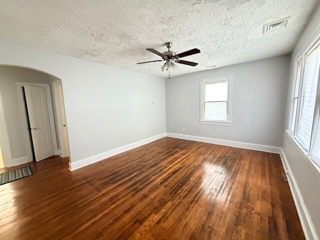 Photo - 104 Sycamore St