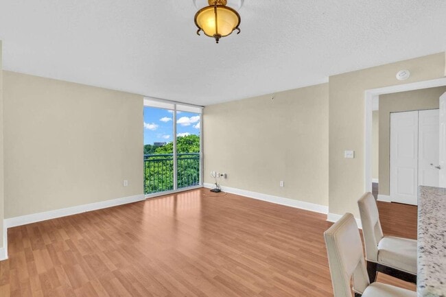 Photo - 3000 Coral Wy Unit 507