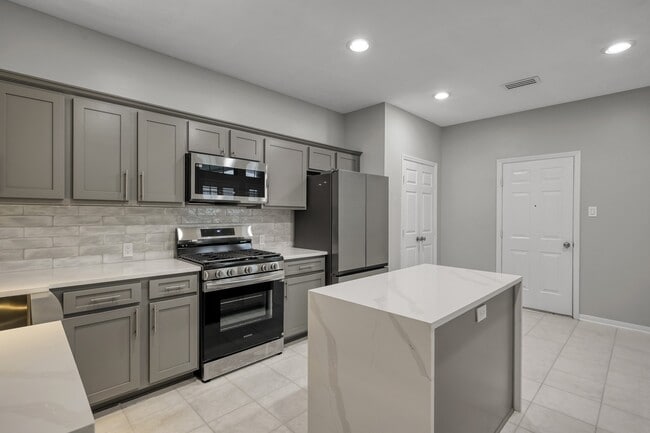 Photo - 23 Alderon Woods Pl