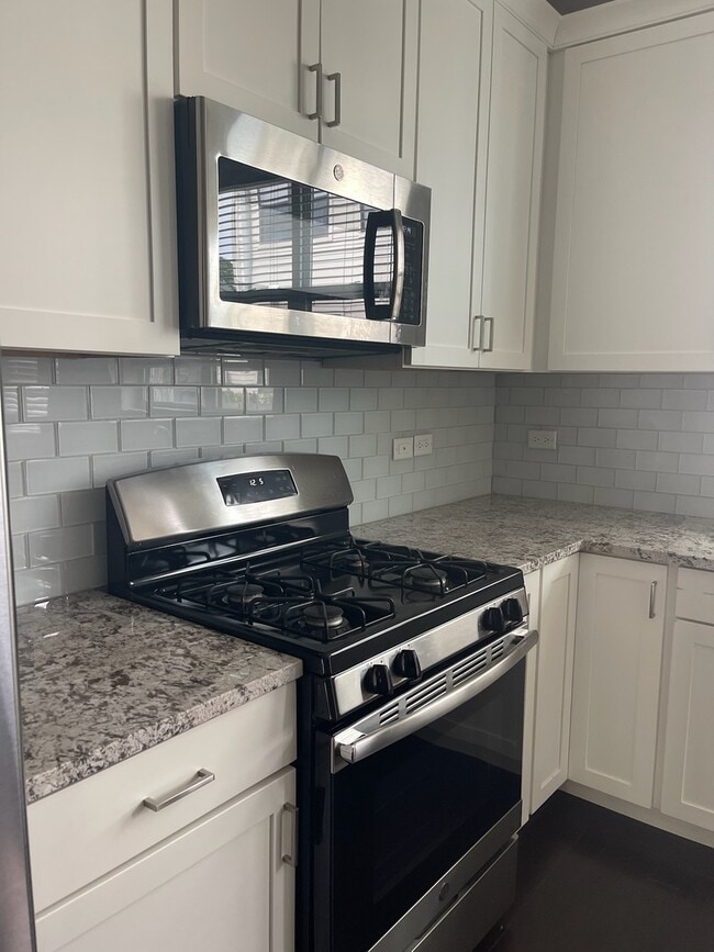 Photo - 948 Madison St