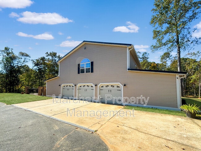 Photo - 317 Hunter Rd