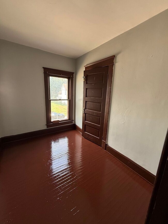 Photo - 83 N 10th St