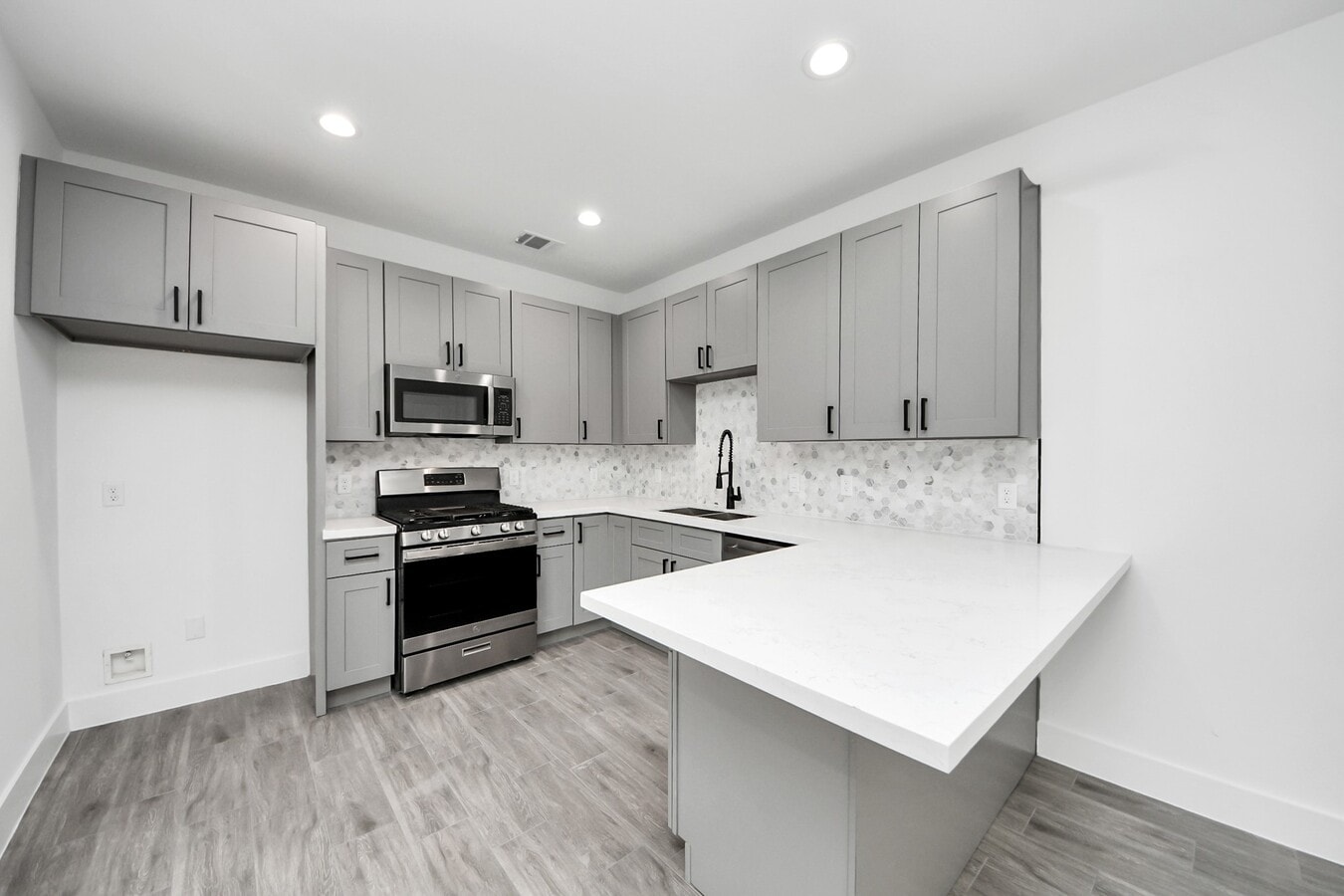 Photo - 7413 N Star St