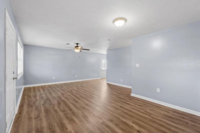 Photo - 1413 Springview Dr