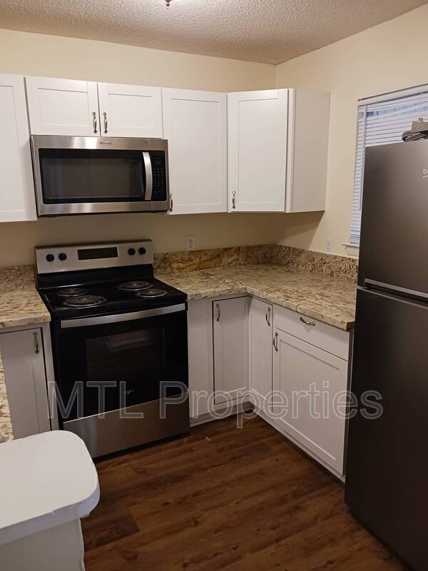 Photo - 1674 Eagles Pl