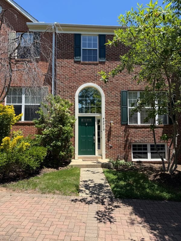 Photo - 45010 University Dr