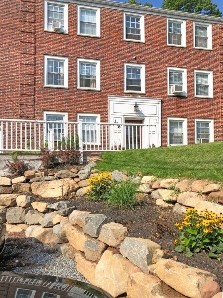 Photo - 378 Claremont Ave Unidad 8