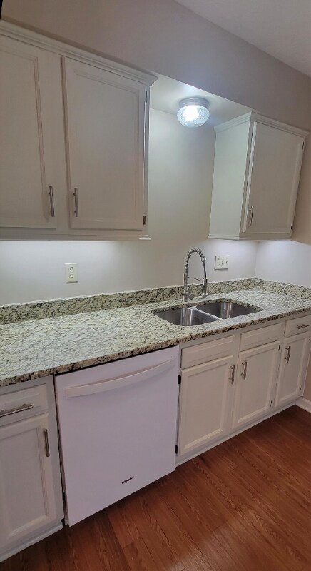 Photo - 400 Waterside Ave