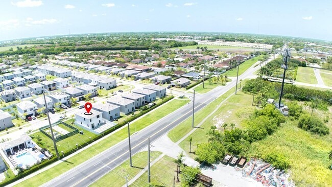 Photo - 715 SE 17th Ave