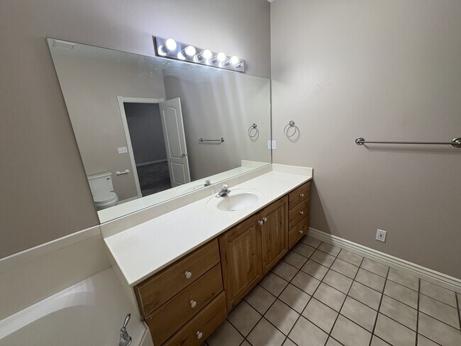 Photo - 350 N Fairway Dr