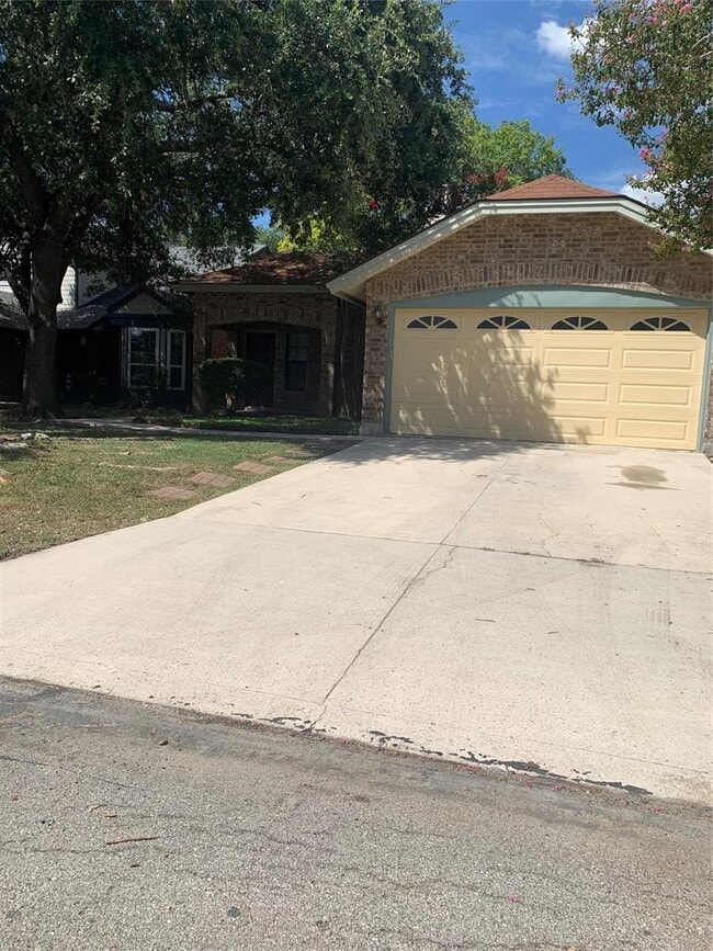Building Photo - 3215 Tree Grove Dr Rental