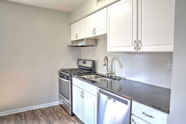 Photo - 1292 Courtland Ave Unidad B