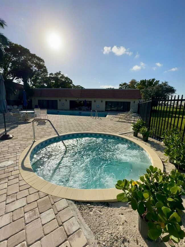 Photo - 132 S Cypress Rd Condo Unit 523