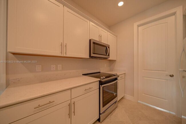 Photo - 3 bedroom in Hollywood FL 33020