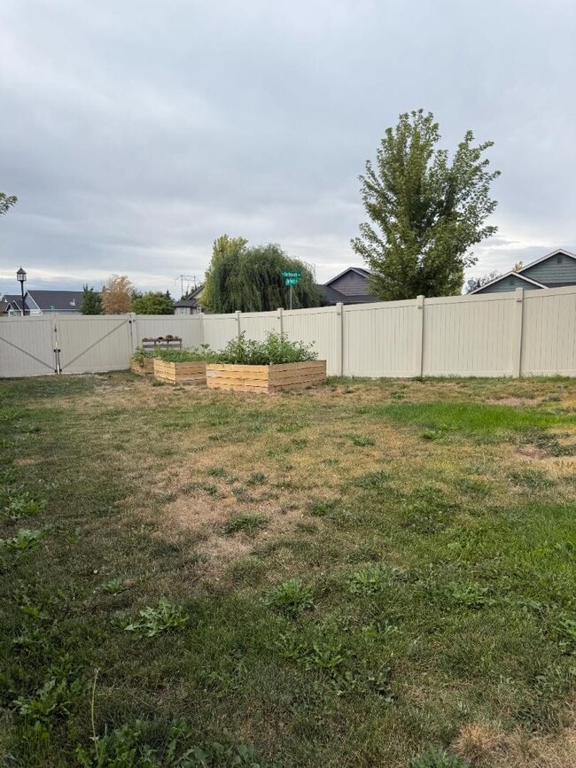 Building Photo - 7777 E Tea Party Dr