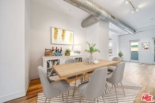 Photo - 212 Marine St
