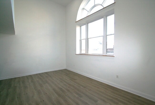 Building Photo - 769 Montgomery St Unit 220 Rental