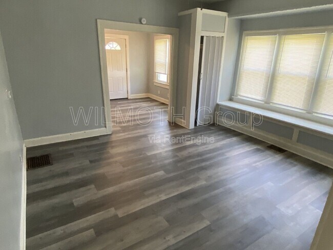 Photo - 15 N Riley Ave Unit 1