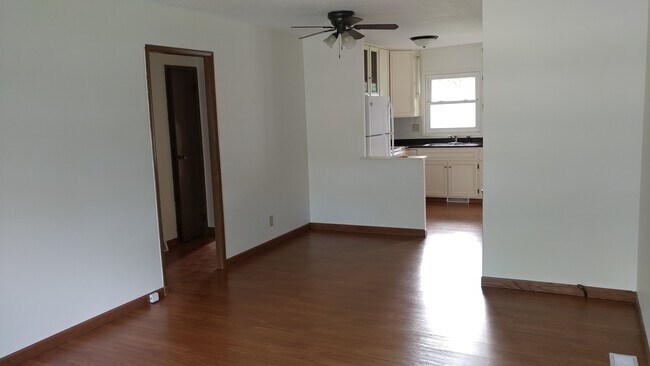 Photo - 208 17th Ave N