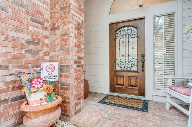 Photo - 1209 Lacey Oak Loop
