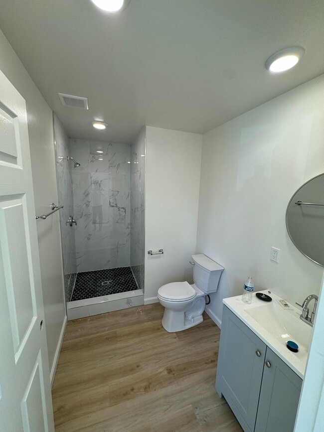 6709 Del Playa Dr Unidad A