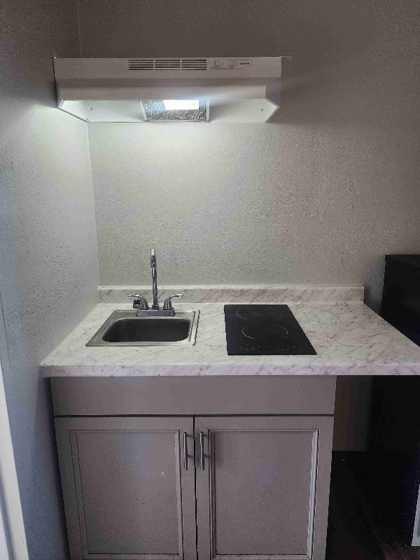 Building Photo - 316 S Pioneer Way Rental
