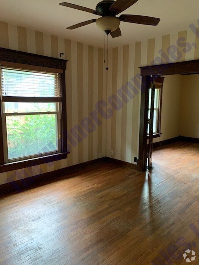 Building Photo - Now leasing for August! Rental