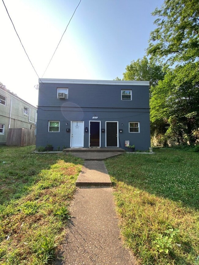 Building Photo - 923 N 20th St Unit Apt D