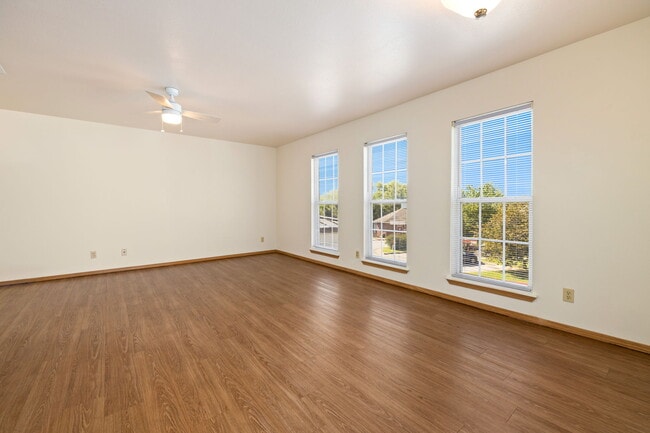 24-web-or-mls-03ps - Robinson Park Apartments