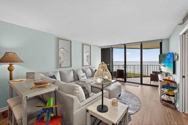 Building Photo - 9650 S Ocean Dr Unit 302