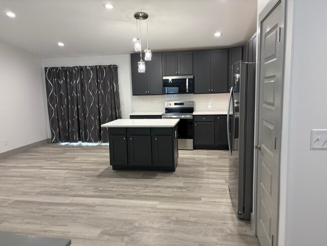 Photo - 1160 Marathon Dr