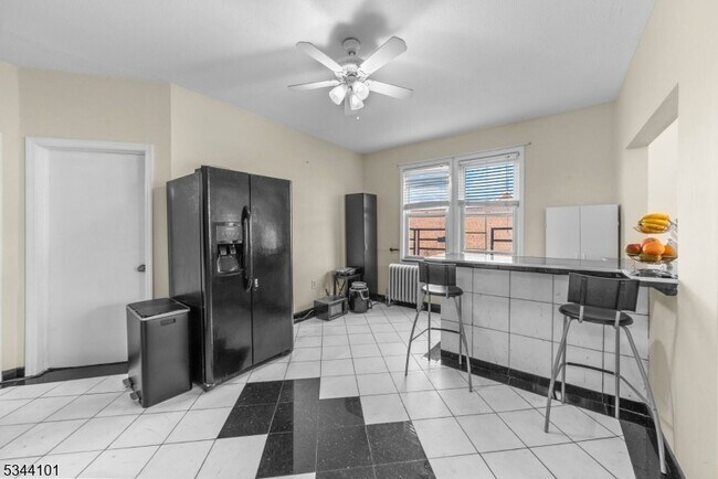 Photo - 599 W Price St