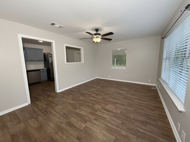 Photo - 701 N Mirick Ave