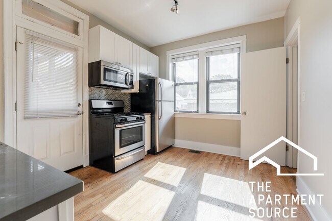 Photo - 3141 W Wellington Ave Unit 2